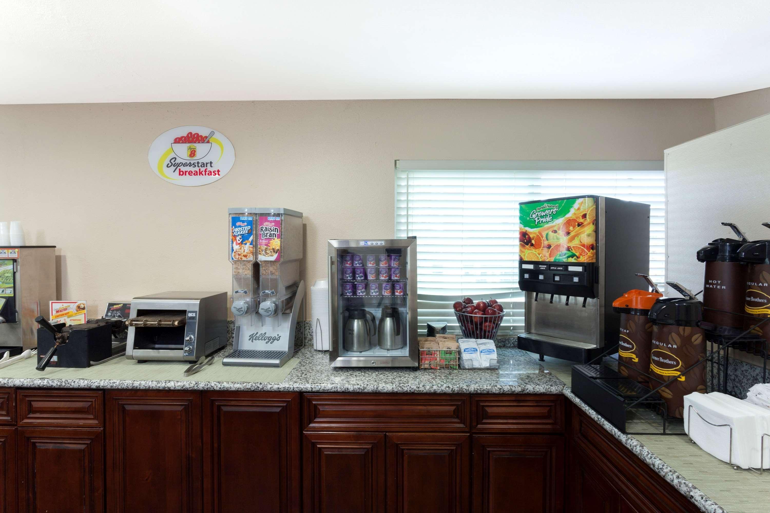 Super 8 By Wyndham San Diego Hotel Circle Εξωτερικό φωτογραφία