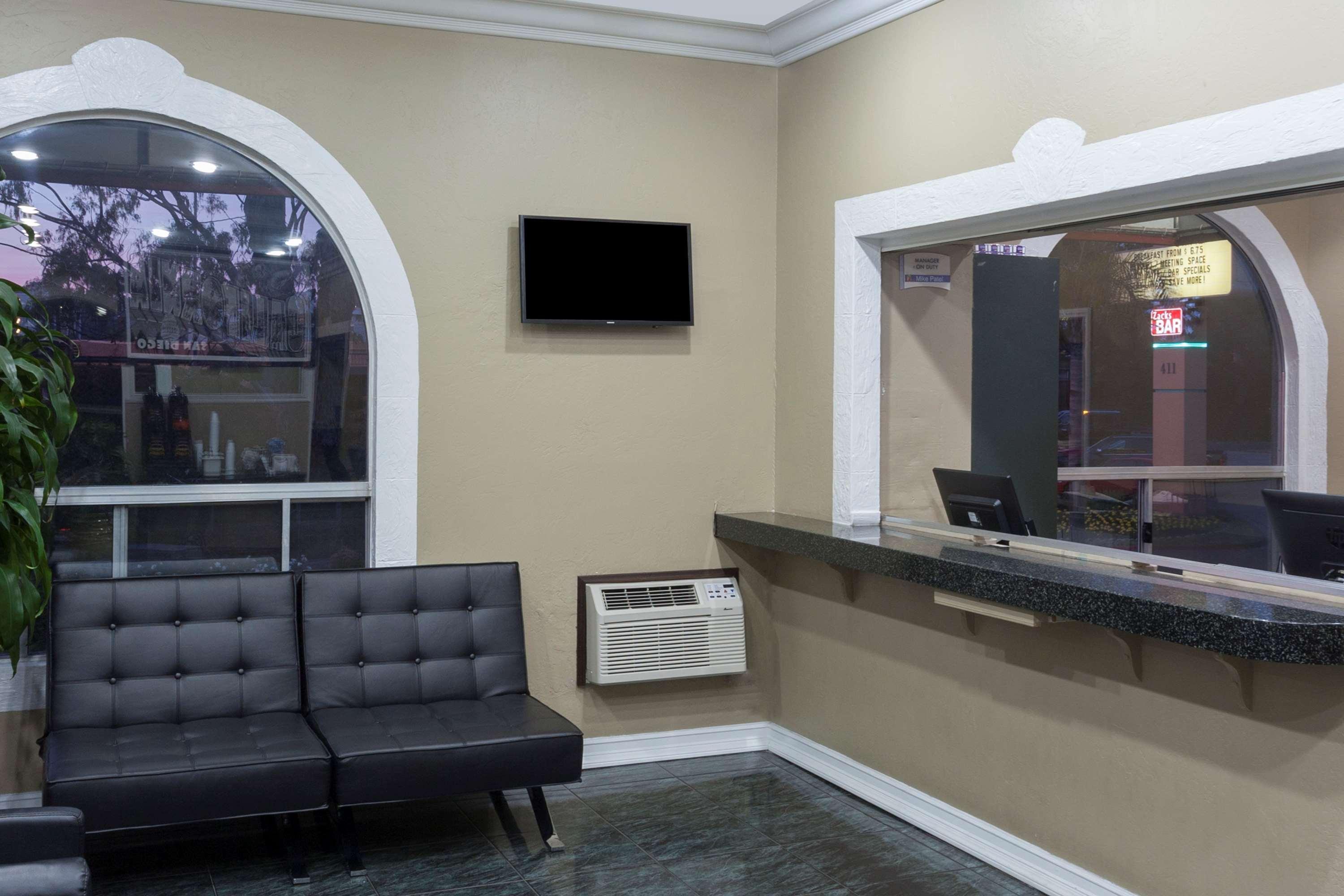 Super 8 By Wyndham San Diego Hotel Circle Εξωτερικό φωτογραφία