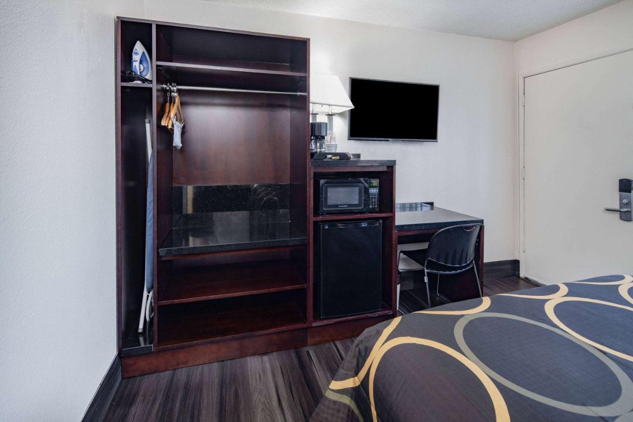 Super 8 By Wyndham San Diego Hotel Circle Εξωτερικό φωτογραφία