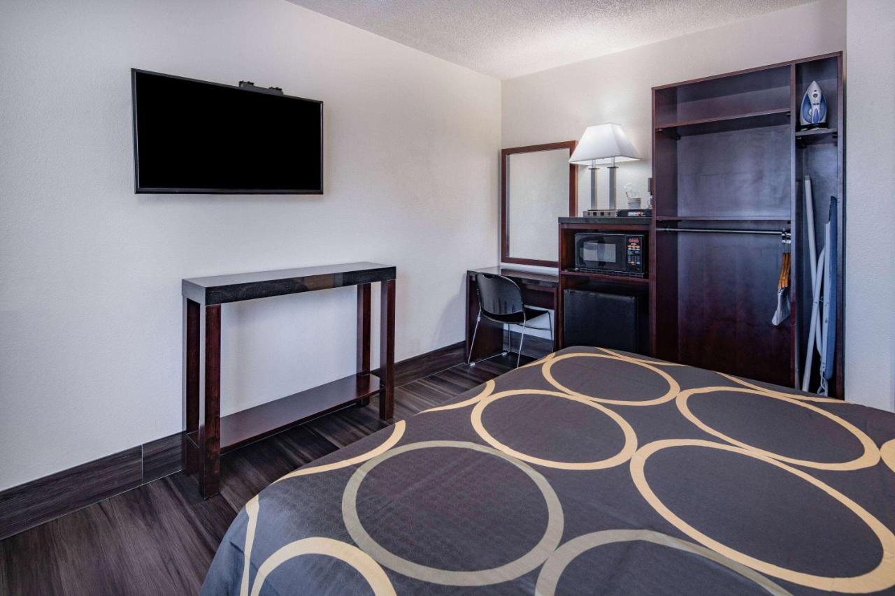 Super 8 By Wyndham San Diego Hotel Circle Εξωτερικό φωτογραφία