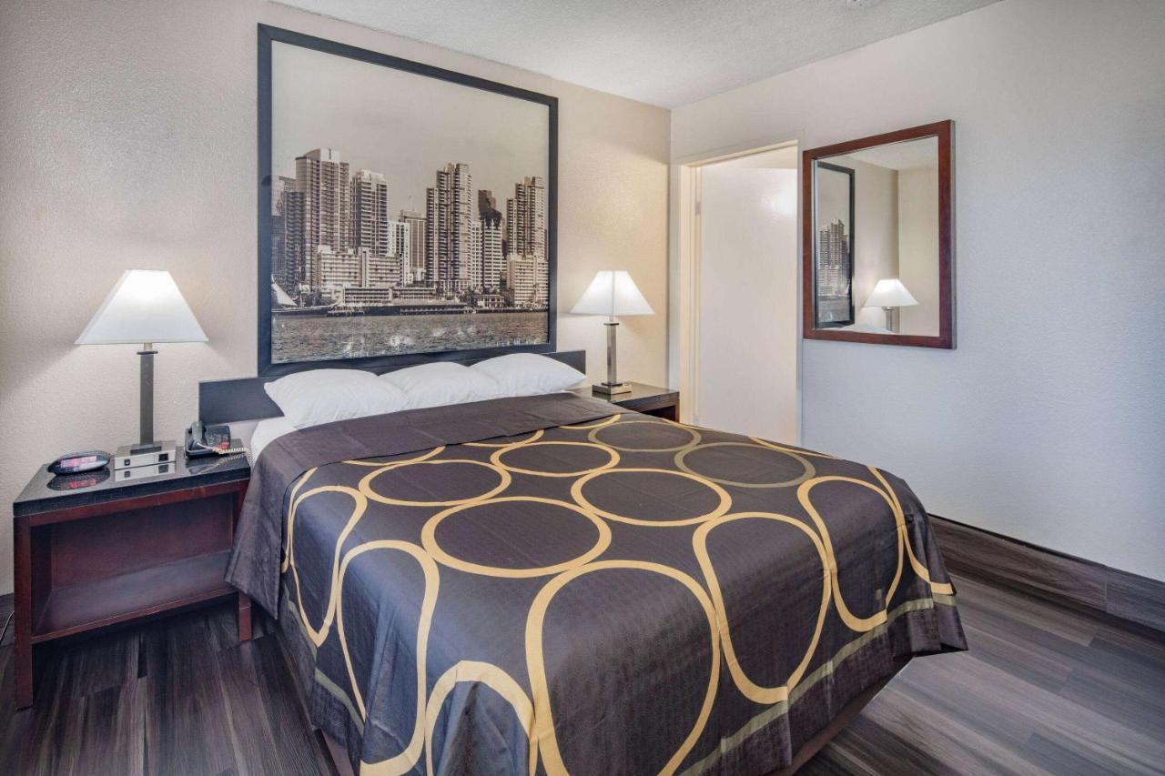 Super 8 By Wyndham San Diego Hotel Circle Εξωτερικό φωτογραφία
