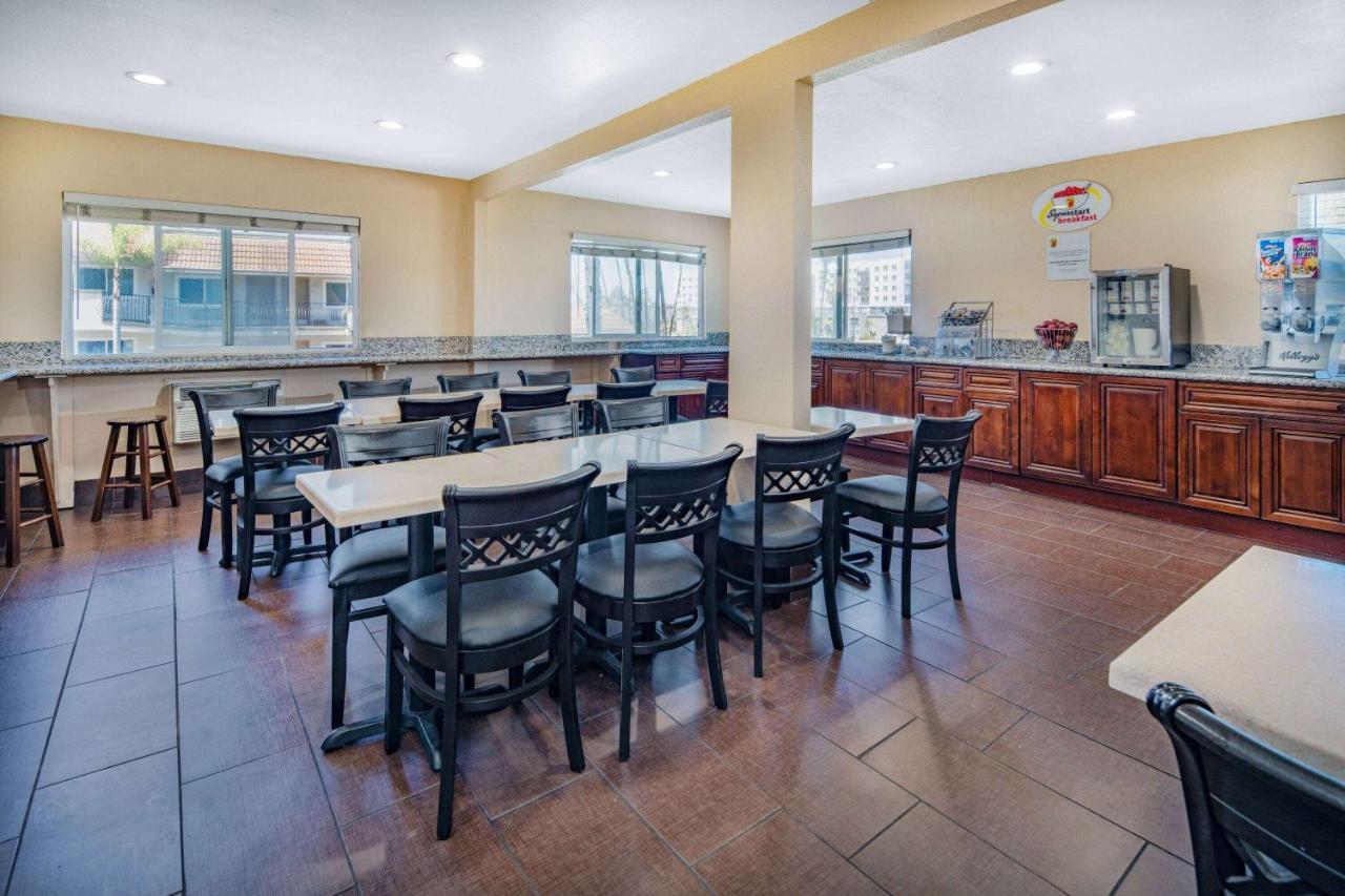 Super 8 By Wyndham San Diego Hotel Circle Εξωτερικό φωτογραφία