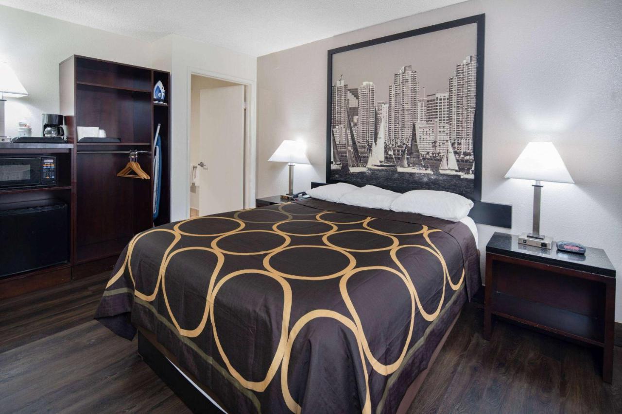 Super 8 By Wyndham San Diego Hotel Circle Εξωτερικό φωτογραφία