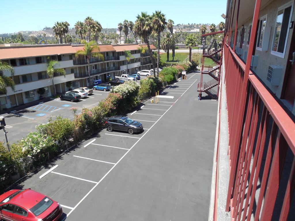 Super 8 By Wyndham San Diego Hotel Circle Εξωτερικό φωτογραφία