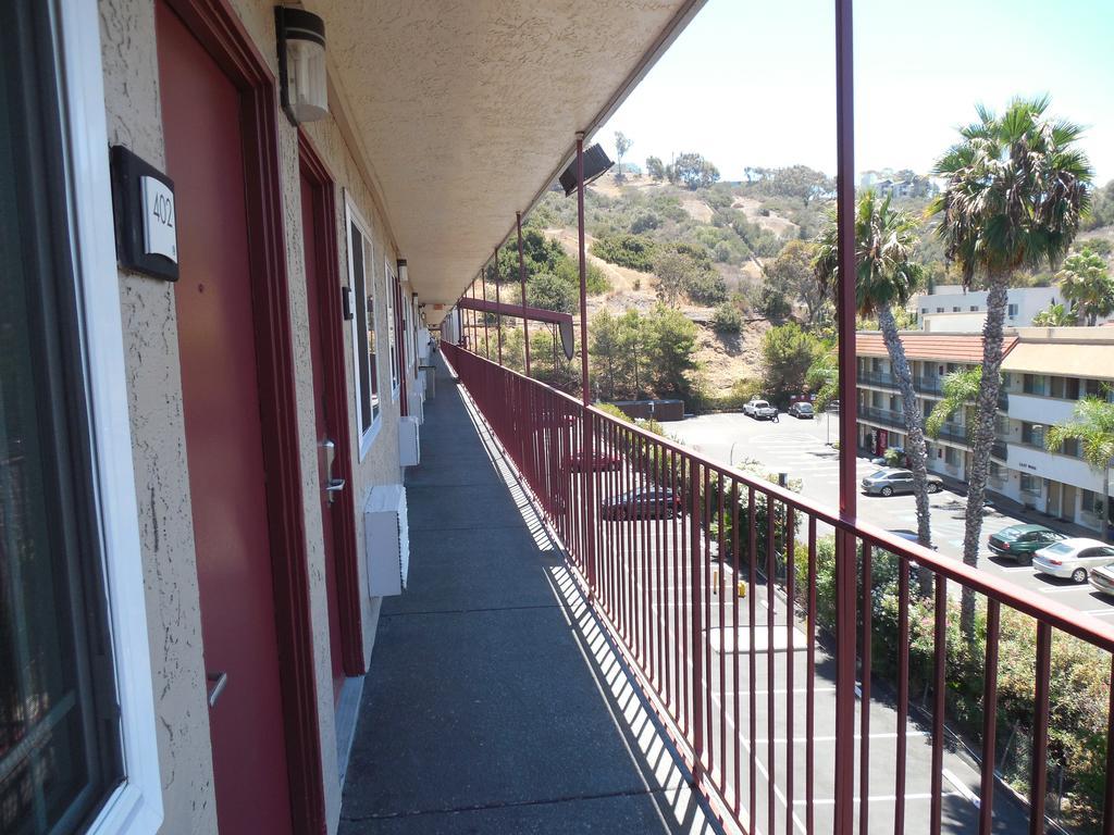 Super 8 By Wyndham San Diego Hotel Circle Εξωτερικό φωτογραφία