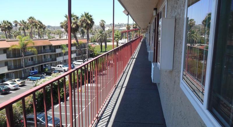 Super 8 By Wyndham San Diego Hotel Circle Εξωτερικό φωτογραφία
